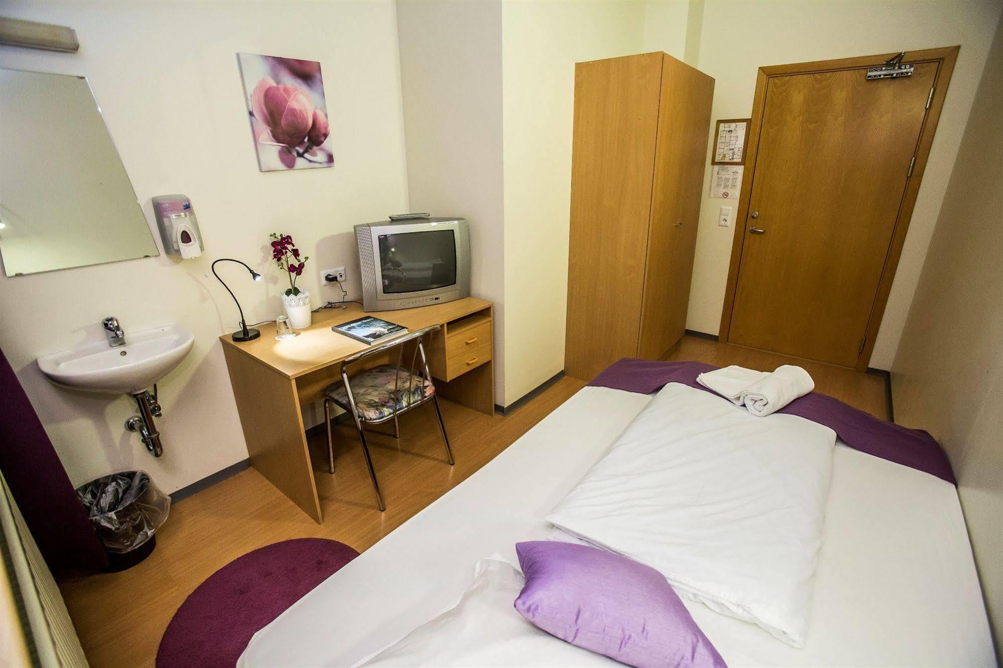 Capital-Inn Hostel レイキャヴィーク エクステリア 写真